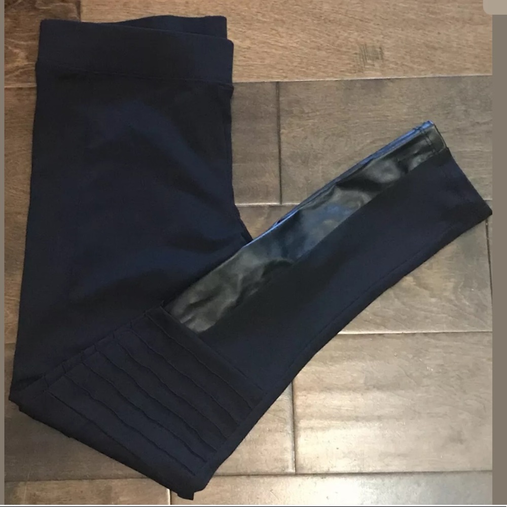 Rune NY Leggings With Faux Learher